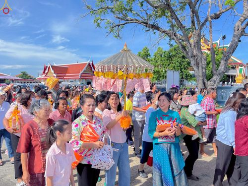 ภาพ No.260113:วันที่ 19 ตุลาคม พ.ศ. 2568 พิธีทอดกฐินสามัคคีทั่วไทย 30,000 วัด โดยคณะศิษยานุศิษย์ บูชาธรรม 81 ปี หลวงพ่อธัมมชโย วัดบัวโรย อ.บางเสาธง จ.สมุทรปราการ