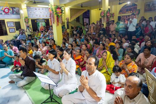 ภาพ No.179648:พิธีทอดกฐินสมทบ ณ วัดพุทธรัตนางกูร พิหาร (Bouddha Ratnangkur Bihar) เมืองกัลกัตตา ประเทศอินเดีย วันที่ 9 พฤศจิกายน พ.ศ. 2567