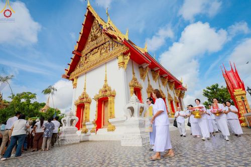 ภาพ No.166142:พิธีทอดกฐิน ณ วัดโพธิ์เลื่อน อ.เมือง จ.ปทุมธานี ในโครงการกฐินสามัคคีทั่วไทย 30,000 วัด บูชาธรรม 80 ปี หลวงพ่อธัมมชโย โดยคณะศิษยานุศิษย์วัดพระธรรมกาย วันที่ 20 ตุลาคม พ.ศ. 2567