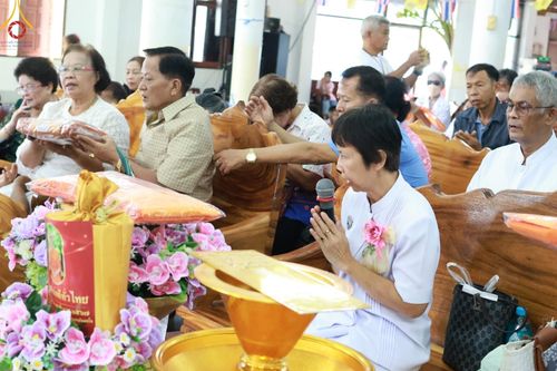 ภาพ No.168538:พิธีทอดกฐิน ณ วัดศรีประทุนทอง จ.สุพรรณบุรี ในโครงการกฐินสามัคคีทั่วไทย 30,000 วัด บูชาธรรม 80 ปี หลวงพ่อธัมมชโย โดยคณะศิษยานุศิษย์วัดพระธรรมกาย วันที่ 20 ตุลาคม พ.ศ. 2567