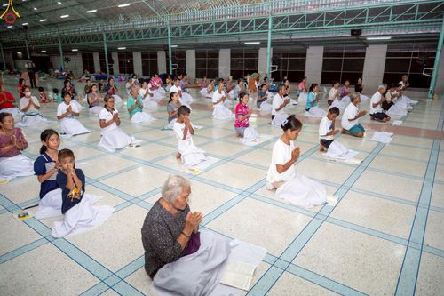 ภาพ No.235357:วันที่ 30-31 กรกฎาคม พ.ศ. 2568 วัดพระธรรมกาย มูลนิธิธรรมกาย ร่วมกับศูนย์ส่งเสริมศีลธรรมจังหวัดสุรินทร์ เปิดศูนย์พักพิงชั่วคราวเพื่อช่วยเหลือประชาชน ผู้อพยพจากเหตุปะทะกันตามแนวชายแดน ไทย-กัมพูชา ตั้งแต่วันที่ 24 กรกฎาคม พ.ศ.2568 เป็นต้นไป