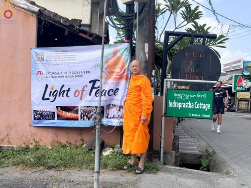 ภาพ No.152696:การเตรียมงานของเจ้าหน้าที่แผนกต่างๆ เพื่องานจุดโคมประทีปที่ ARMA MUSEUM บาหลี ประเทศอินโดนีเซีย งานจัดวันเสาร์ที่ 21 กันยายน พ.ศ. 2567