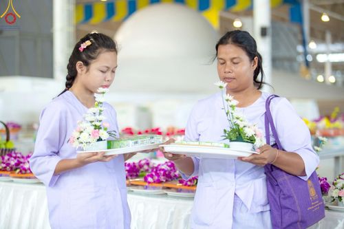 ภาพ No.222728:วันอาทิตย์ต้นเดือนที่ 4 พฤษภาคม พ.ศ. 2568 พิธีบูชาข้าวพระ ณ สภาธรรมกายสากล วัดพระธรรมกาย