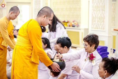 ภาพ No.92560:พิธีทอดกฐินสามัคคี ณ วัดพระธรรมกายฮัมบวร์ค เยอรมนี วันที่ 5 พฤศจิกายน พ.ศ. 2566