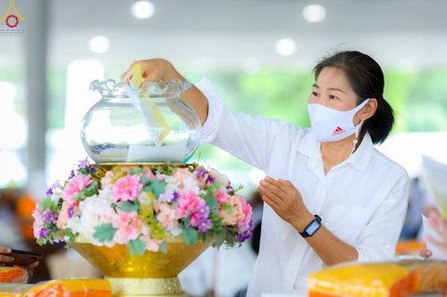 ภาพ No.85622:พิธีบุพเปตพลีครั้งที่ 138 ร่วมอุทิศบุญแด่หมู่ญาติที่ล่วงลับไปแล้ว และสืบทอดอายุพระพุทธศาสนา วันพุธที่ 16 สิงหาคม พ.ศ. 2566 (วันพระแรม 15 ค่ำ เดือน 8-8 ณ หอฉันคุณยายอาจารย์ฯ วัดพระธรรมกาย