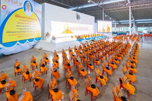 ภาพ No.89408:พิธีตักบาตร ข้าวสารอาหารแห้ง พิธีบูชาข้าวพระ และพิธีจุดเทียนใจ ไฟนิรันดร์  อนันตชัย ณ สภาธรรมกายสากล วัดพระธรรมกาย วันอาทิตย์ที่ 1 ตุลาคม พ.ศ. 2566