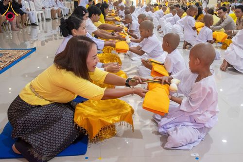 ภาพ No.58521:โครงการบรรพชาสามเณร ภาคฤดูร้อน เฉลิมพระเกียรติพระบาทสมเด็จพระเจ้าอยู่หัว เนื่องในโอกาส พระราชพิธีมหามงคลเฉลิมพระชนมพรรษา 6 รอบ 28 กรกฎาคม พ.ศ. 2567 ระหว่างวันที่ 20 เมษายน ถึง 6 พฤษภาคม 2567 ณ วัดกลางธนรินทร์ (ธรรมอุทยานบ้านแป้ง)