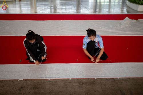 ภาพ No.60790:V.37 ยิ่งกว่าดี เพื่อ 80 ปีของพ่อ ภาพการเตรียมงานของหน่วยงานต่างๆ เพื่อพิธีฉลองอายุวัฒนมงคล 80 ปี หลวงพ่อธัมมชโย และรับถวายมหาสังฆทาน 10,000 กว่าวัดทั่วประเทศ ในวันคุ้มครองโลก วันจันทร์ที่ 22 เมษายน พ.ศ. 2567