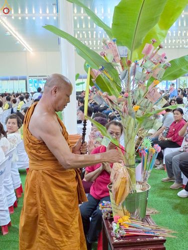 ภาพ No.266978:วันที่ 12 ตุลาคม พ.ศ. 2568 พิธีทอดกฐินสามัคคีทั่วไทย ณ วัดหลักสี่ราษฏร์สโมสร ต.ยกกระบัตร อ.บ้านแพ้ว จ.สมุทรสาคร โดยคณะศิษยานุศิษย์ บูชาธรรม 81 ปี หลวงพ่อธัมมชโย