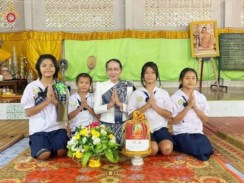พิธีทอดกฐิน ณ วัดโคกสว่าง จ.อุดรธานี ในโครงการกฐินสามัคคีทั่วไทย 30,000 วัด บูชาธรรม 80 ปี หลวงพ่อธัมมชโย โดยคณะศิษยานุศิษย์วัดพระธรรมกาย วันที่ 7 พฤศจิกายน พ.ศ. 2567 กฐินสัมฤทธิ์เด็กดี V-Star เพื่อสร้างหอระฆัง โรงเรียนบ้านโนนงามอุดมวิทย์ และ โรงเรียนกำแ