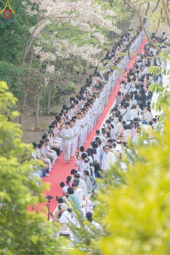 ภาพ No.135009: พิธีบรรพชาสามเณร  พิธีตักบาตรฉลองสามเณรใหม่ วันที่ 1 เมษายน พ.ศ.2567 ในโครงการบรรพชาสามเณรฟื้นฟูพระพุทธศาสนาทั่วไทย ณ ศูนย์ปฏิบัติธรรมแก้วเมืองเลย