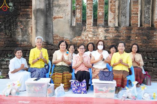 ภาพ No.58651:พิธีตักบาตรพระ ๑,๐๐๐ รูป สมโภชครบรอบ ๘๐๐ ปี พระบรมธาตุเมืองเชลียง ณ วัดพระศรีรัตนมหาธาตุ ราชวรวิหาร  (วัดพระปรางค์) ต.ศรีสัชนาลัย  อ.ศรีสัชนาลัย จ.สุโขทัย วันพฤหัสบดีที่ ๒๕ เมษายน พ.ศ. ๒๕๖๗