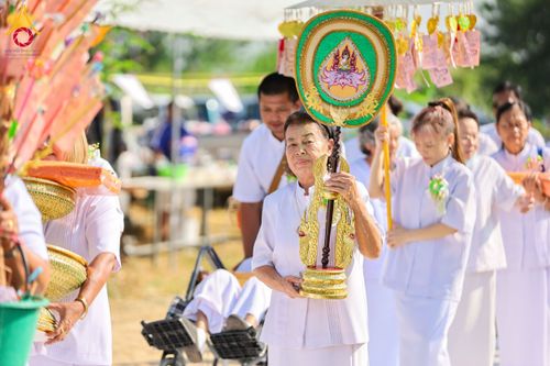 ภาพ No.175245:พิธีทอดปฐมกฐิน ธุดงคสถานวังทรายพูน เขาพนมพาธัมมานุสรณ์ พุทธันดรสุวรรณภูมิ  ต.หนองพระ อ.วังทรายพูน จ.พิจิตร ในโครงการกฐินสามัคคีทั่วไทย 30,000 วัด บูชาธรรม 80 ปี หลวงพ่อธัมมชโย โดยคณะศิษยานุศิษย์วัดพระธรรมกาย วันที่ 14 พฤศจิกายน พ.ศ. 2567