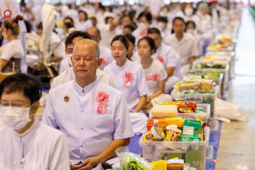 ภาพ No.124384:พิธีตักบาตรในวันมาฆบูชา ณ บ้านแก้วเรือนทองคุณยายฯ วัดพระธรรมกาย จ.ปทุมธานี วันเสาร์ที่ 24 กุมภาพันธ์ พ.ศ. 2567