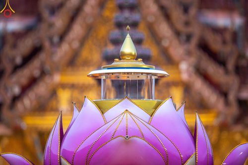 ภาพ No.127911:คณะพระธรรมยาตราฯ ปฎิบัติธรรมและถ่ายภาพหมู่ประวัติศาสตร์ ณ ลานหน้าพระปรางค์สามยอด วัดโคกสมานคุณ อ.หาดใหญ่ จ.สงขลา วันเสาร์ที่ 9 มีนาคม พ.ศ. 2567