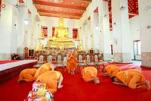 ภาพ No.261986:วันที่ 20 ตุลาคม พ.ศ. 2568 ถวายปัจจัยสมทบกฐิน ในโครงการกฐินสามัคคีทั่วไทย 30,000 วัด โดยคณะศิษยานุศิษย์ บูชาธรรม 81 ปี หลวงพ่อธัมมชโย ณ วัดมหาธาตุยุวราชรังสฤษฎิ์ราชวรมหาวิหาร เขตพระนคร กรุงเทพมหานครฯ