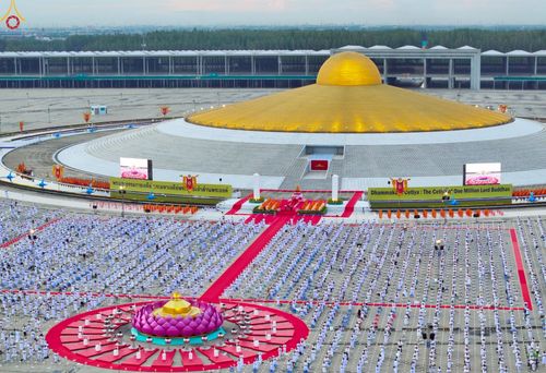 ภาพ No.252862:วันที่ 10 ตุลาคม พ.ศ. 2568 พิธีปลูกต้นทรัพย์บานชื่น ณ ลานธรรม วัดพระธรรมกาย