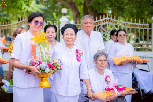 ภาพ No.251845:วันที่ 8 ตุลาคม พ.ศ. 2568 พิธีทอดกฐินสามัคคีทั่วไทย 30,000 วัด โดยคณะศิษยานุศิษย์ บูชาธรรม 81 ปี หลวงพ่อธัมมชโย ณ วัดโคกบำรุงราษฎร์ อ.ดำเนินสะดวก จ.ราชบุรี