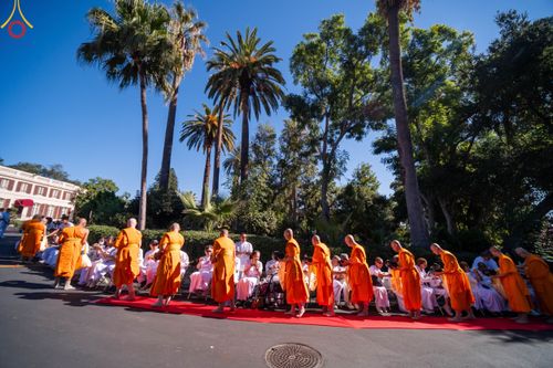 ภาพ No.100283:พิธีทอดกฐินบรมจักรพรรดิ ณ วัดพระธรรมกายแคลิฟอร์เนีย เมืองอาซูซ่า รัฐแคลิฟอร์เนีย ประเทศสหรัฐอเมริกา วันอาทิตย์ที่ 12 พฤศจิกายน พ.ศ. 2566
