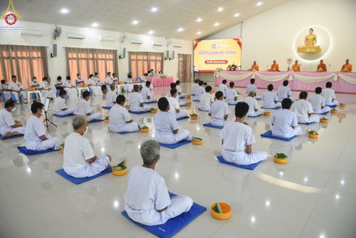 ภาพ No.101000:พิธีตัดปอยผมและปลงผมธรรมทายาท โครงการอุปสมบทบูชาธรรมมหาปูชนียาจารย์ พ.ศ. 2566 ณ ศูนย์อบรมจังหวัดสระบุรี วันเสาร์ที่ 2 ธันวาคม พ.ศ. 2566