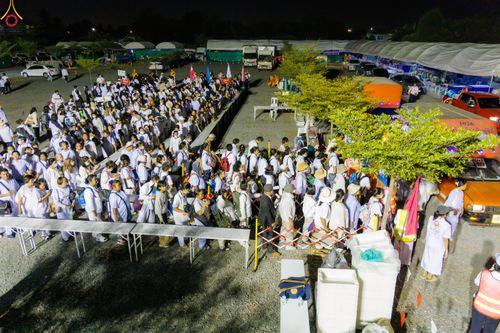 ภาพ No.297216:วันที่ 17 มกราคม พ.ศ. 2569 พิธีจุดประทีปถวายเป็นพุทธบูชา และบูชาธรรมมหาปูชนียาจารย์ (ภาพชุดที่ 2) ณ วัดโบสถ์บน ต.บางคูเวียง จ.นนทบุรี อนุสรณ์สถานลำดับที่ 4 สถานที่เกิดด้วยกายธรรม ในโครงการธรรมยาตรา กตัญญูบูชา มหาปูชนียาจารย์ พระมงคลเทพมุนี(สด จนฺทสโร) พร