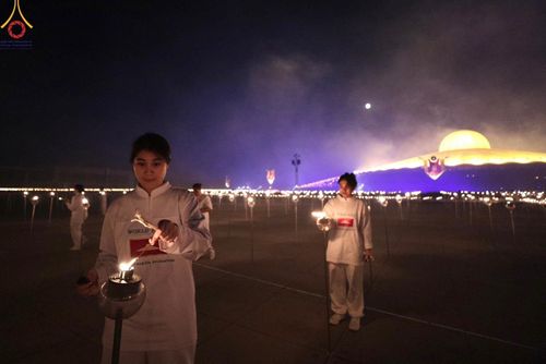 ภาพ No.125552:V.27 มาฆะ สาธุ  การรับบุญเตรียมงาน ปฎิบัติงาน เก็บงาน ของเจ้าหน้าที่หน่วยงานต่างๆ เพื่อวันมาฆบูชา วันเสาร์ที่ 24 กุมภาพันธ์  พ.ศ. 2567 ณ วัดพระธรรมกาย จ.ปทุมธานี