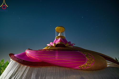 ภาพ No.109763:พิธีจุดประทีปถวายเป็นพุทธบูชา และบูชาธรรมมหาปูชนียาจารย์ วันที่ 10 มกราคม พ.ศ. 2567 ณ อนุสรณ์สถานคลองบางนางแท่น อ.สามพราน จ.นครปฐม