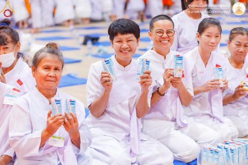 ภาพ No.158020:โครงการอบรมอุบาสก อุบาสิกาแก้ว  ตัวแทนทอดกฐิน 30,000 วัด ทั่วไทย บูชาธรรม 80 ปี หลวงพ่อธัมมชโย โซนตะวันตก 6 จังหวัด รุ่นที่ 3 ระหว่างวันที่ 20-22 กันยายน พ.ศ. 2567 ณ ศูนย์อบรมเยาวชนกาญจนบุรี