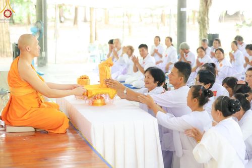 ภาพ No.158462:โครงการอบรมอุบาสก อุบาสิกาแก้ว  ตัวแทนทอดกฐิน 30,000 วัด ทั่วไทย บูชาธรรม 80 ปี หลวงพ่อธัมมชโย ระหว่างวันที่ 20-22 กันยายน พ.ศ. 2567 ณ จังหวัดบุรีรัมย์ รุ่นที่ 3