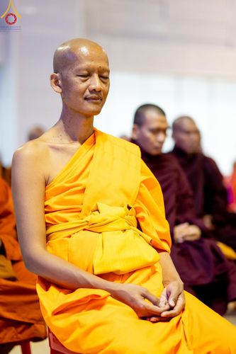 ภาพ No.207422:พิธีตักบาตร และปฏิบัติธรรมช่วงสาย ในวันมาฆบูชา วันพุธที่ 12 กุมภาพันธ์ พ.ศ. 2568 ณ วัดพระธรรมกาย จังหวัดปทุมธานี