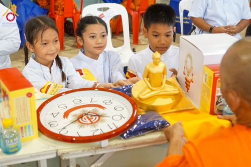 ภาพ No.60133:พิธีเจริญพระพุทธมนต์ "ฉลองอายุวัฒนมงคล 80 ปี หลวงพ่อธัมมชโย" พิธีถวายไทยธรรม คณะสงฆ์ 10,000 กว่าวัดทั่วประเทศ ในวันคุ้มครองโลก วันจันทร์ที่ 22 เมษายน พ.ศ. 2567 ณ สภาธรรมกายสากล วัดพระธรรมกาย จ.ปทุมธานี