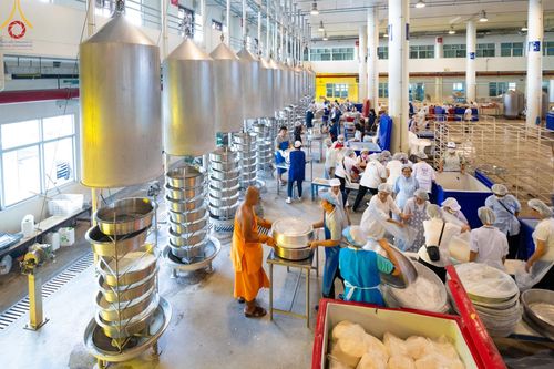 ภาพ No.60711:V.38 ทุ่มพลังเพื่อพ่อครบ 80 ปี ภาพการเตรียมงานของหน่วยงานต่างๆ เพื่อพิธีฉลองอายุวัฒนมงคล 80 ปี หลวงพ่อธัมมชโย และรับถวายมหาสังฆทาน 10,000 กว่าวัดทั่วประเทศ ในวันคุ้มครองโลก วันจันทร์ที่ 22 เมษายน พ.ศ. 2567