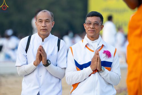 ภาพ No.198911:V.50 สารพัดV สารพัดดี ที่ธรรมยาตรา ในโครงการธรรมยาตรา กตัญญูบูชา มหาปูชนียาจารย์ พระมงคลเทพมุนี(สด จนฺทสโร) พระผู้ปราบมาร อนุสรณ์สถาน 7 แห่ง ปีที่ 13 ระหว่างวันที่ 2-31 มกราคม พ.ศ. 2568