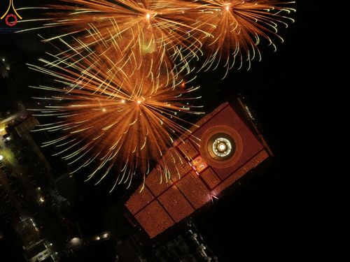 ภาพ No.192825:พิธีจุดประทีปถวายเป็นพุทธบูชา และบูชาธรรมมหาปูชนียาจารย์ ณ อนุสรณ์สถานคลองบางนางแท่น อ.สามพราน จ.นครปฐม ในโครงการธรรมยาตรา กตัญญูบูชา มหาปูชนียาจารย์ พระมงคลเทพมุนี(สด จนฺทสโร) พระผู้ปราบมาร อนุสรณ์สถาน 7 แห่ง ปีที่ 13 วันที่ 10 มกราคม พ.ศ. 2568