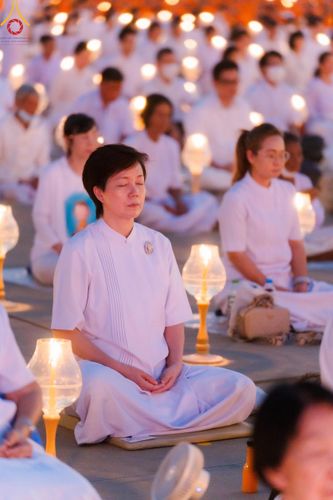ภาพ No.122163:พิธีจุดประทีปถวายเป็นพุทธบูชา และบูชาธรรมมหาปูชนียาจารย์ พระมงคลเทพมุนี(สด จนฺทสโร) ในโครงการธรรมยาตรา กตัญญูบูชา มหาปูชนียาจารย์ พระมงคลเทพมุนี(สด จนฺทสโร) พระผู้ปราบมาร อนุสรณ์สถาน 7 แห่ง ปีที่ 12 วันที่ 31 มกราคม พ.ศ. 2567 ณ วัดพระธรรมกาย จ.ปทุมธานี
