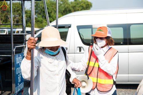 ภาพ No.117141:V.16 เป็นทีม การเตรียมงาน เก็บงาน การรับบุญของเจ้าหน้าที่หน่วยงานต่างๆ เพื่อโครงการธรรมยาตรา กตัญญูบูชามหาปูชนียาจารย์ พระมงคลเทพมุนี (สด จนฺทสโร) พระผู้ปราบมาร อนุสรณ์สถาน 7 แห่ง ปีที่ 12 ระหว่างวันที่ 2 - 31 มกราคม พ.ศ. 2567