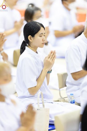 ภาพ No.139254:พิธีตักบาตร , พิธีบูชาข้าวพระ ณ ห้องแก้วสารพัด 1 สภาธรรมกายสากล วัดพระธรรมกาย วันอาทิตย์ต้นเดือนที่ 2 มิถุนายน พ.ศ. 2567