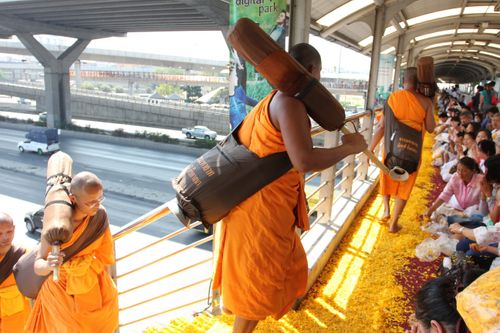 ภาพ No.5789:ประมวลภาพธุดงค์ธรรมชัย ปีที่ 2 วันที่ 2 มกราคม พ.ศ.2556