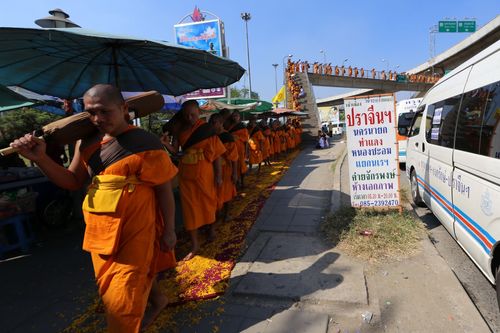 ภาพ No.5889:ประมวลภาพธุดงค์ธรรมชัย ปีที่ 2 วันที่ 2 มกราคม พ.ศ.2556