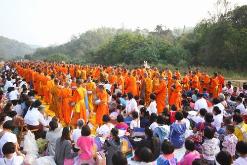 ภาพ No.8013:ตักบาตรอุ้มผาง พระ 1,000 รูป 