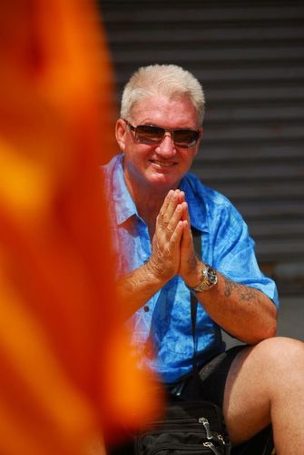 ภาพ No.8316:พิธีอัญเชิญรูปหล่อทองคำ พระมงคลเทพมุนี (สด จนฺทสโร) ประดิษฐาน ณ วัดสองพี่น้อง (พระอารามหลวง) จ.สุพรรณบุรี ประจำวันจันทร์ที่ 25 มีนาคม พ.ศ.2556