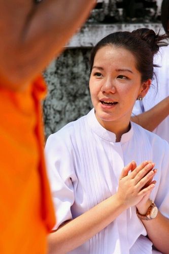 ภาพ No.8320:พิธีอัญเชิญรูปหล่อทองคำ พระมงคลเทพมุนี (สด จนฺทสโร) ประดิษฐาน ณ วัดสองพี่น้อง (พระอารามหลวง) จ.สุพรรณบุรี ประจำวันจันทร์ที่ 25 มีนาคม พ.ศ.2556