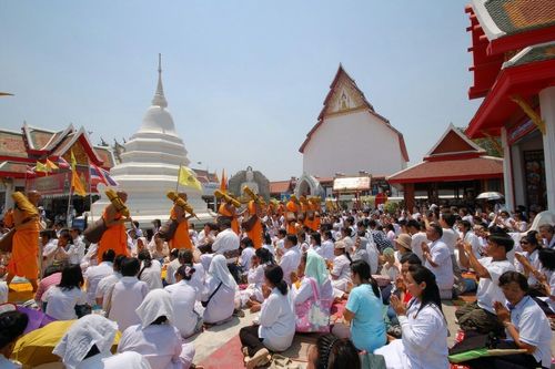 ภาพ No.8364:พิธีอัญเชิญรูปหล่อทองคำ พระมงคลเทพมุนี (สด จนฺทสโร) ประดิษฐาน ณ วัดสองพี่น้อง (พระอารามหลวง) จ.สุพรรณบุรี ประจำวันจันทร์ที่ 25 มีนาคม พ.ศ.2556