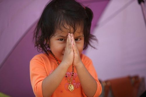 ภาพ No.8382:พิธีอัญเชิญรูปหล่อทองคำ พระมงคลเทพมุนี (สด จนฺทสโร) ประดิษฐาน ณ วัดสองพี่น้อง (พระอารามหลวง) จ.สุพรรณบุรี วันอังคารที่ 26 มีนาคม พ.ศ.2556