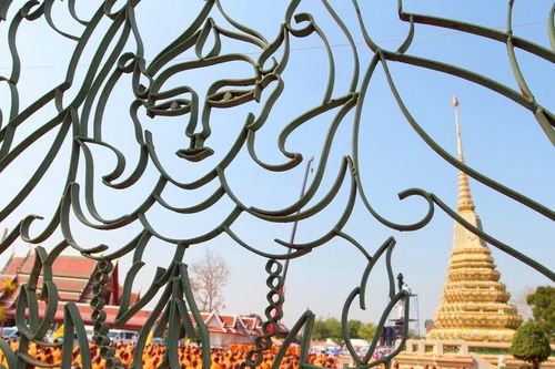 ภาพ No.8443:พิธีอัญเชิญรูปหล่อทองคำ พระมงคลเทพมุนี (สด จนฺทสโร) ประดิษฐาน ณ วัดสองพี่น้อง (พระอารามหลวง) จ.สุพรรณบุรี วันอังคารที่ 26 มีนาคม พ.ศ.2556