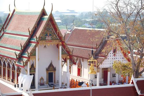 ภาพ No.8449:พิธีอัญเชิญรูปหล่อทองคำ พระมงคลเทพมุนี (สด จนฺทสโร) ประดิษฐาน ณ วัดสองพี่น้อง (พระอารามหลวง) จ.สุพรรณบุรี วันอังคารที่ 26 มีนาคม พ.ศ.2556