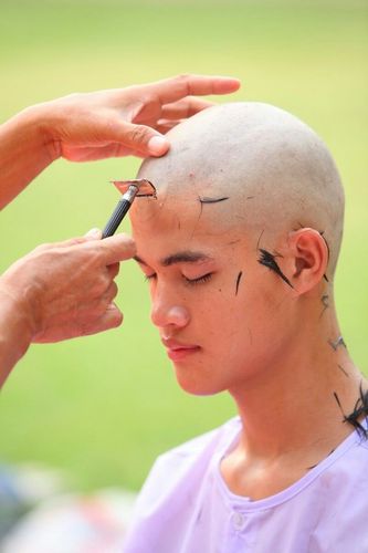 ภาพ No.8525:พิธีตัดปอยผมมัชฌิมธรรมทายาท ภาคฤดูร้อน ประจำปี 2556