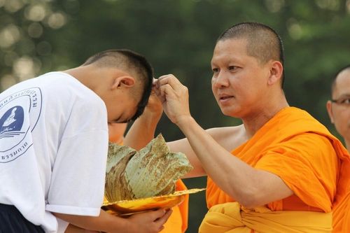 พิธีตัดปอยผมโครงการอบรมสามเณร "หน่อแก้วเปรียญธรรม"