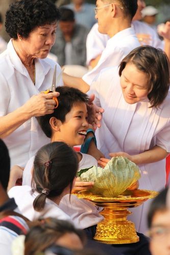 ภาพ No.8554:พิธีตัดปอยผมโครงการอบรมสามเณร "หน่อแก้วเปรียญธรรม"