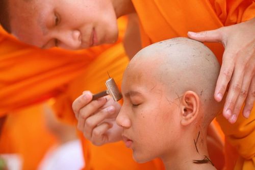 ภาพ No.8546:พิธีตัดปอยผมโครงการอบรมสามเณร "หน่อแก้วเปรียญธรรม"